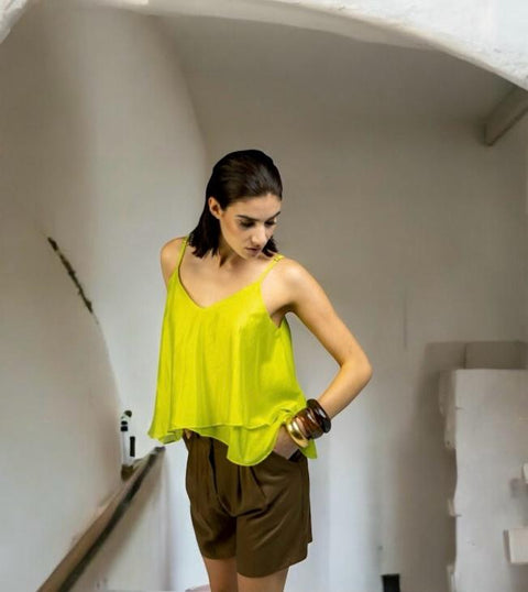 Top “City Breeze” lime cu volane fluide