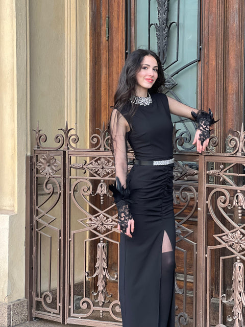 Rochie de seara deosebita cu pene naturale si cristale